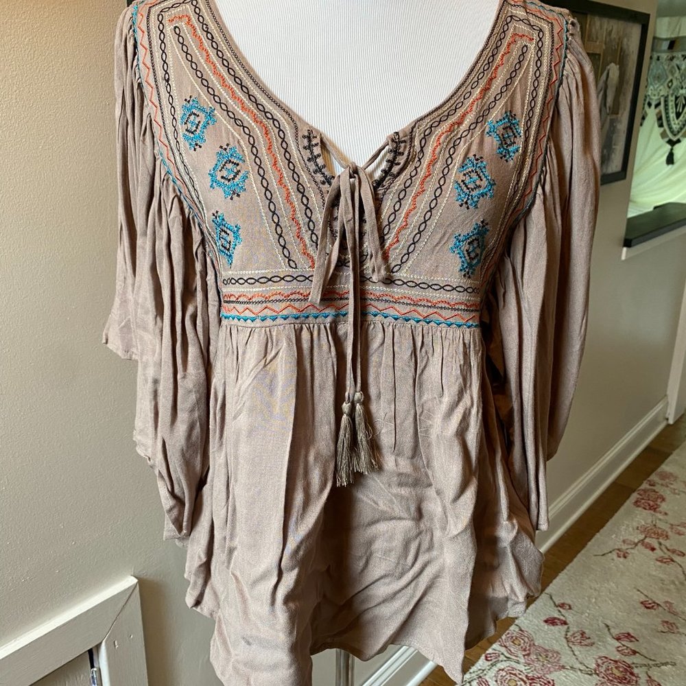 Entro embroidered blouse